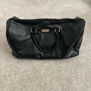 Good Girl - Carolina Herrera New York Elegant Black Travel faux leather bag 💼 🤍